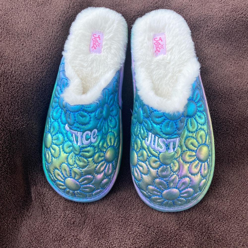 NWOT Girls Justice Slippers